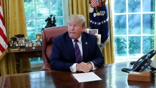 डोनल्ड ट्रंप