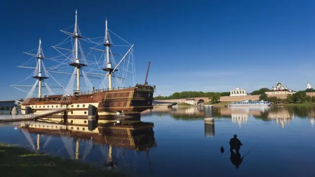 Un barco en Novgorod