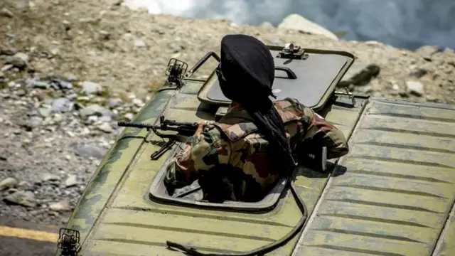 चीन - भारत सीमा पर भारतीय जवान