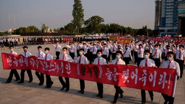 김여정 부부장의 담화 발표 이후 북한에서는 주민들의 궐기 대회가 이어졌다