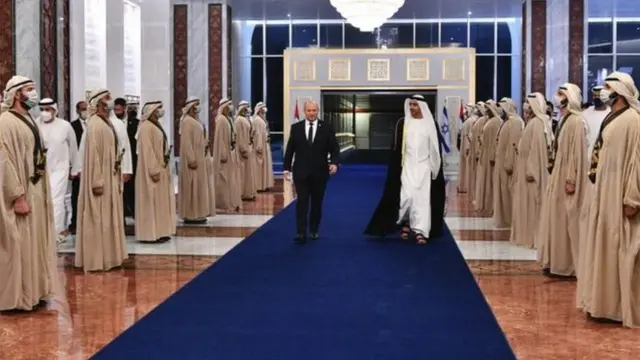 د اماراتو بهرنیو چارو وزیر عبدالله بن زاید د فتالي بېنت هرکلی وکړ.