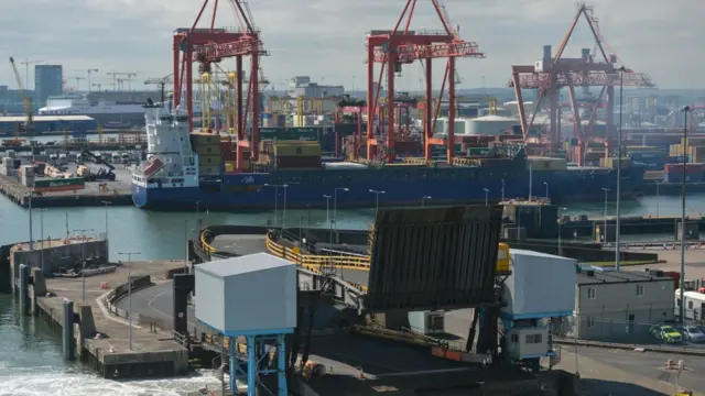 પ્રતીકાત્મક તસવીર