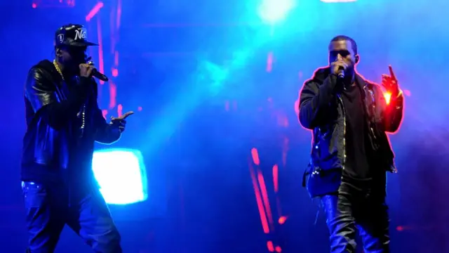 Kanye West and Jay Z dey perform together