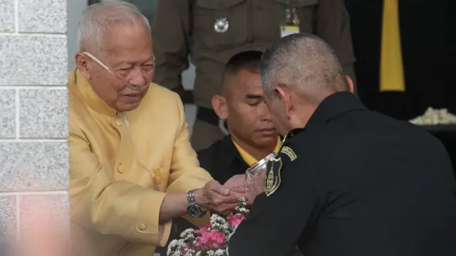 ผบ.รดน้ำป๋า