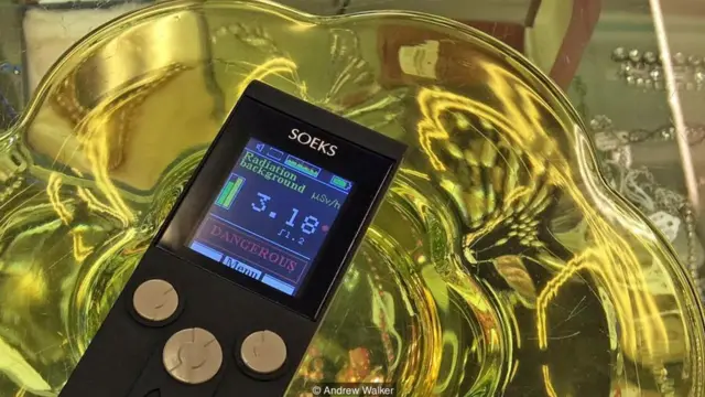 Wadah gelas "Vaseline"