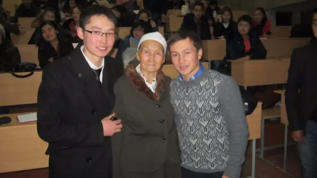 Б. Кыдыралиева студенттер менен жолугууда