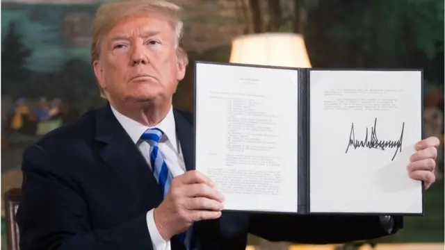 Tổng thống Trump ký sắc lệnh áp đặt lệnh trừng phạt đối với Iran sau khi rút khỏi thỏa thuận hạt nhân hồi tháng Năm