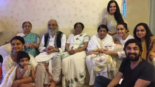 लता मंगेशकर के साथ श्रद्धा कपूर