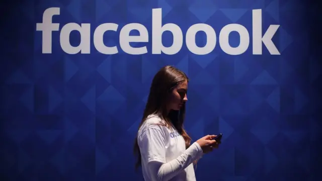 Facebook kulanıcısı