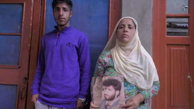 रूबी अपने बेटे के साथ