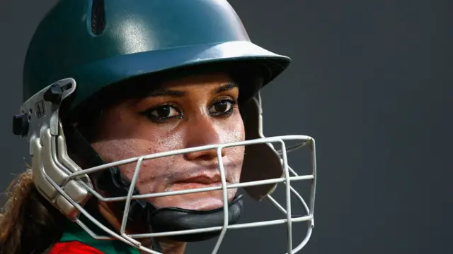 ক্রিকেট, নারী