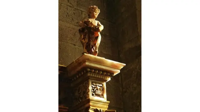 قواعد التماثيل بعدسات الجمهور