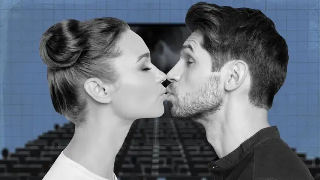 అదర చుంబనం