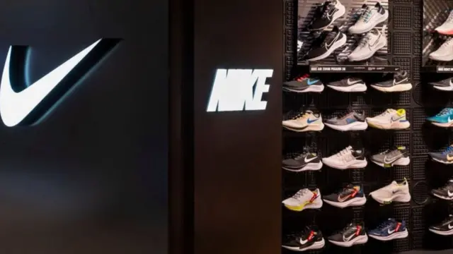 Gần một nửa số giày dép của Nike được sản xuất tại Việt Nam.