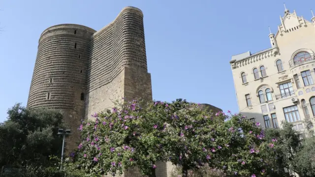 نجیبه لېمه: دېرش کاله وروسته آزربایجان ته بل سفر