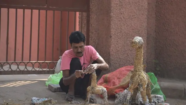 कठपुतली कॉलनी