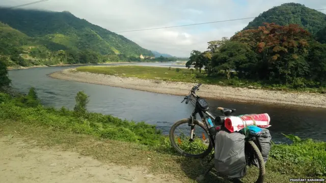 जंगलातून नाहीतर नदीच्या किनाऱ्यावरूनच तुमचा प्रवास सुरू असतो.