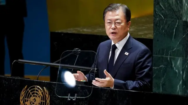 문재인 대통령이 21일(현지시간) 유엔총회에서 기조연설을 하고 있다