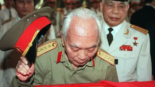 Đám tang Nguyễn Cơ Thạch