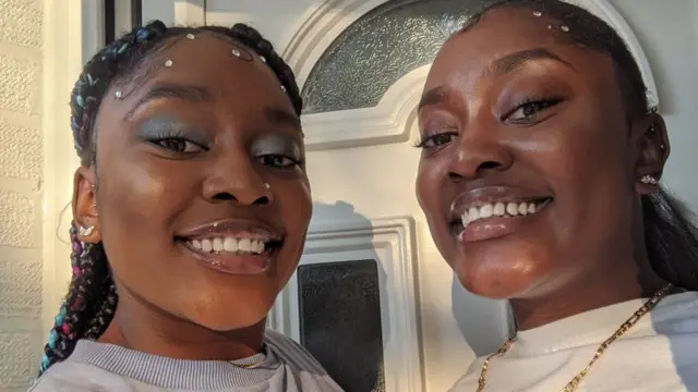 సంచియా, ఎమాన్ మోవాట్