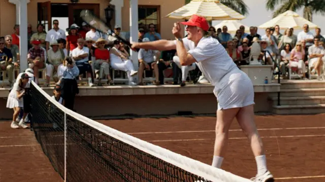 دونالد ترامپ در عمارت مار-ئه-لاگو در فلوریدا - سال ۲۰۰۰