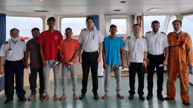 پاکستان، بحری جہاز