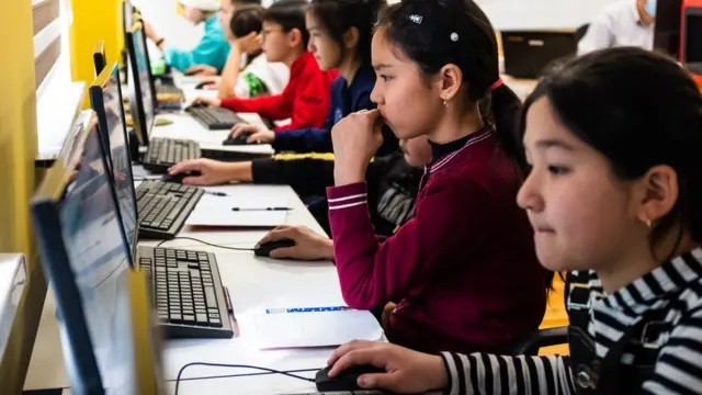 Купуев мектебинин окуучулары