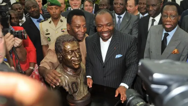 Алі Бонго і Пеле