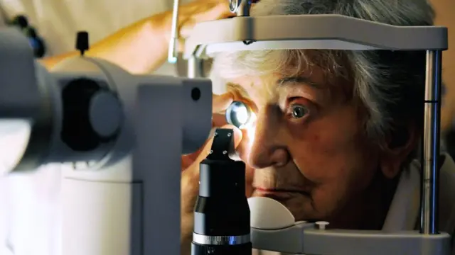 అంధత్వం కంటిచూపు సమస్య పరీక్ష వృద్ధులు Blindness Eye problems test Elders