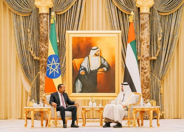 Le Premier ministre éthiopien Abiy Ahmed (G) et le Cheikh Mohammed bin Zayed (D) à Abu Dhabi, Émirats arabes unis - Vendredi 29 janvier 2022