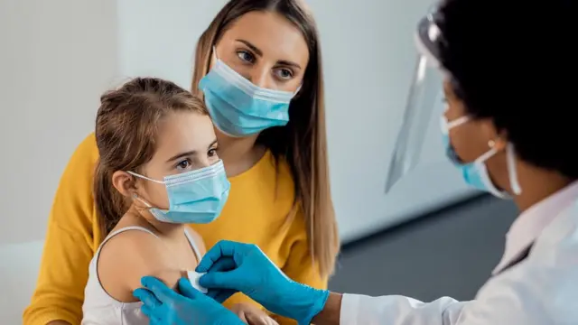 कोरोना, लस