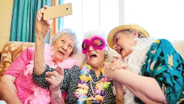 Bir alimin təxmininə görə uşaqlığı və yeniyetməliyi 2000-ci illərə düşənlər 135 il yaşaya bilərlər