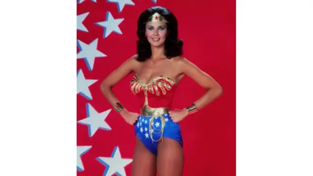 Voyaga etgan ayollar ichki kiyimlari porno