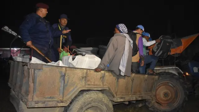 मतपेटिका ढुवानी