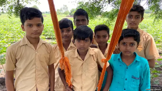 शाळेतील मुलं