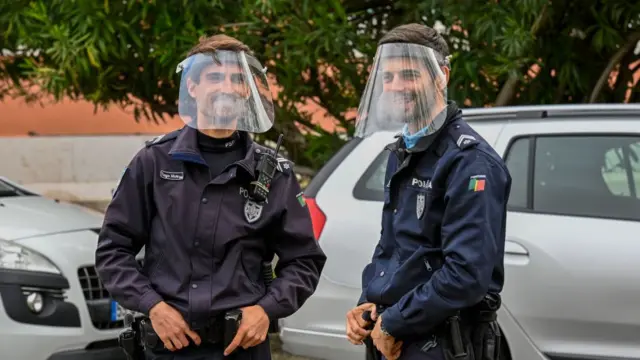 поліцейські