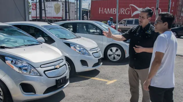 Un concesionario de autos eléctricos en Costa Rica