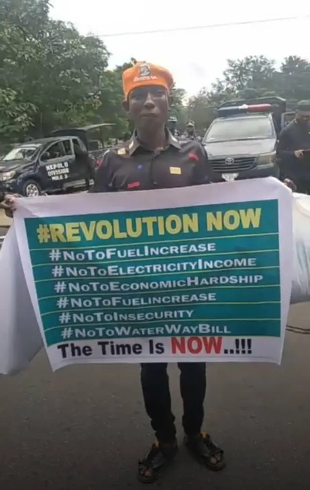 "October 1st protest" pictures as police arrest #RevolutionNow organizers