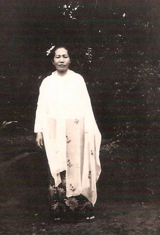 မော်လမြိုင်သူ လေဒီမခင်ကား