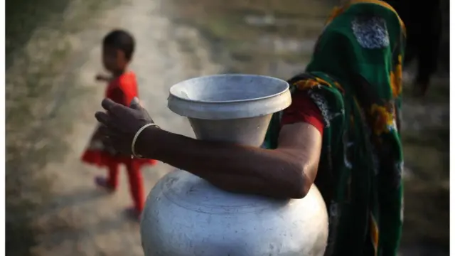 অনেক শব্দের মাধ্যমে নারী আহত বা অসম্মানিত হতে পারে।