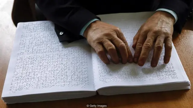 Ketika seseorang membaca apa yang dipikirkan suatu karakter, area di otak yang berhubungan dengan teori pikiran akan teraktivasi