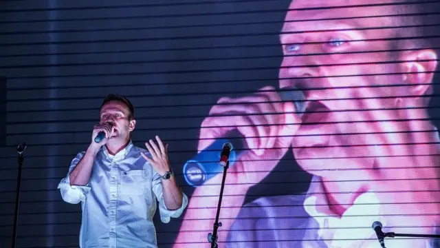 Алексей Навальный выступает на митинге