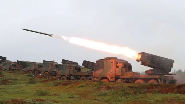 પીપલ્સ લિબરેશન આર્મી દ્વારા યોજાયેલી ડ્રીલની તસવીર