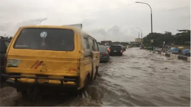 Awọn ọkọ n gba inu agbara omi kọja