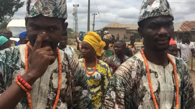 Awọn ibeji ni Igbo Ọra