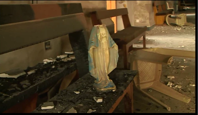 تمثال مكسر لمريم العذراء