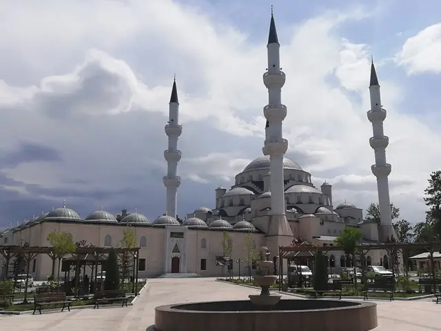 Имом Сарахсий номидаги марказий жомеъ масжиди