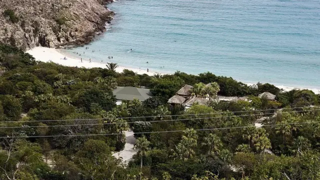 До Абрамовича віллою в бухті Гувернер володів банкір Девід Рокфеллер.