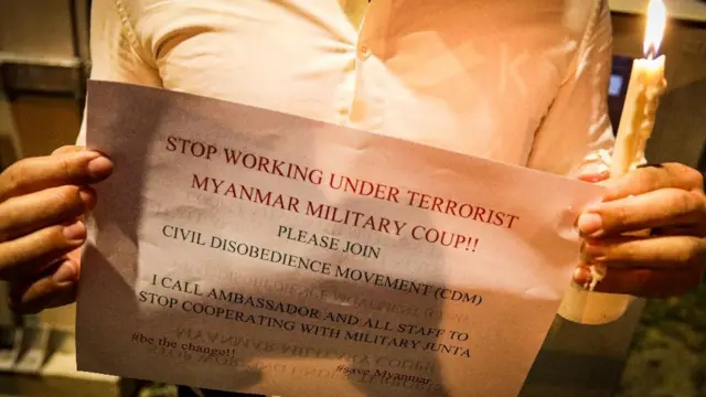 အာဏာသိမ်း စစ်ကောင်စီနဲ့ တရား၀င် မဆက်ဆံဖို့ မလေးရှားမှာ ဆန္ဒပြ