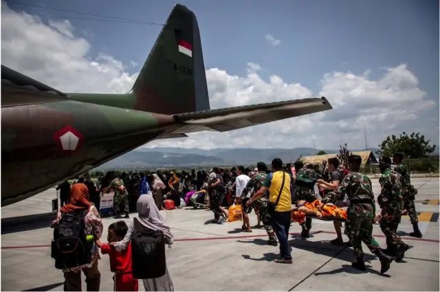 సునామీ బాధితులు